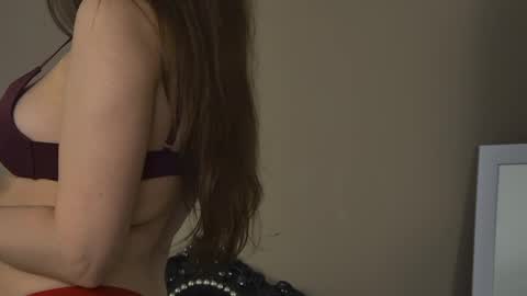 Snapshot of alice_munro chatting on 05-07-26, 08:58 AliceMunro online show from 05-07-26, 08:58