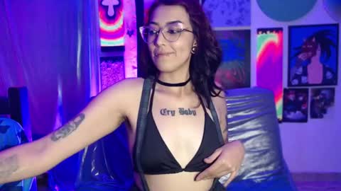 Snapshot of alice_phantom chatting on 01-21-25, 05:16      online show from 01-21-25, 05:16