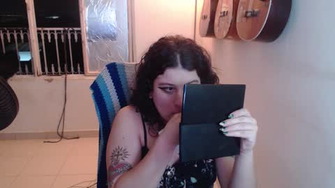 Alicia Aldara online show from 12-05-25, 09:18