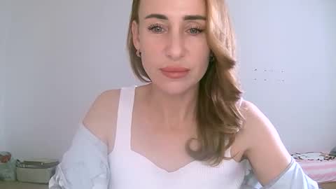 Snapshot of alice_sewx chatting on 09-18-25, 09:44 Alice Sewx online show from 09-18-25, 09:44