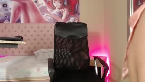 Snapshot of alice_sofia chatting on 02-20-25, 02:35 Sofia online show from 02-20-25, 02:35