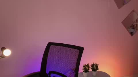 Snapshot of alice_steffen chatting on 02-27-25, 05:13 evedam online show from 02-27-25, 05:13