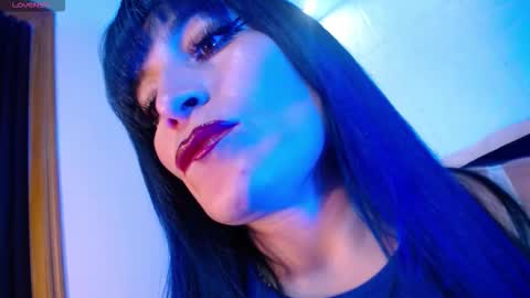 Snapshot of alice_sweetmomma chatting on 11-12-25, 08:30 Alice online show from 11-12-25, 08:30