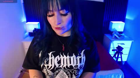 Snapshot of alice_sweetmomma chatting on 12-01-25, 06:57 Alice online show from 12-01-25, 06:57