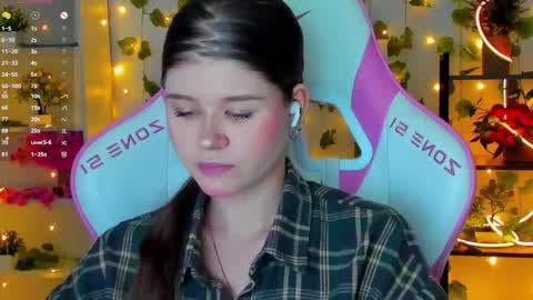 Alice online show from 11-23-25, 03:34