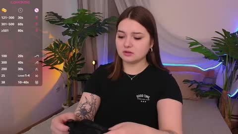 Alice  online show from 10-22-25, 03:01