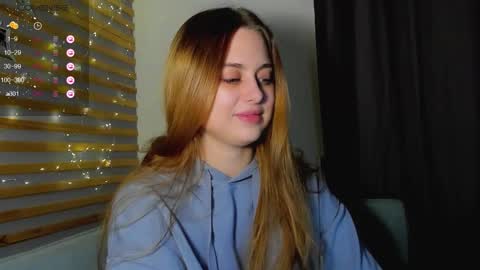 Snapshot of alice_wander chatting on 01-09-26, 01:36 Alice online show from 01-09-26, 01:36