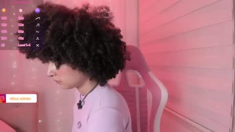 Snapshot of alice_wiinter chatting on 06-24-26, 11:04 Alice online show from 06-24-26, 11:04