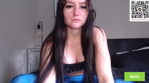 Snapshot of aliceallenxox chatting on 03-23-26, 04:44 Alice Allen online show from 03-23-26, 04:44