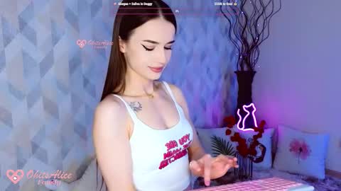 Snapshot of alicebate chatting on 11-19-25, 09:26 Alice online show from 11-19-25, 09:26