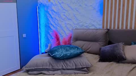 Your sweet Alice INST alicebellies online show from 04-18-26, 05:44