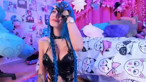    online show from 06-11-26, 09:13