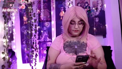 Alice Brinck online show from 12-19-24, 11:14