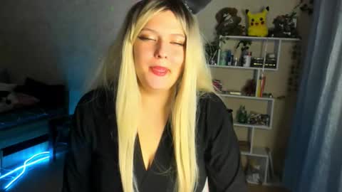 Snapshot of alicecaseyy chatting on 10-15-25, 06:41 AliceCasey online show from 10-15-25, 06:41