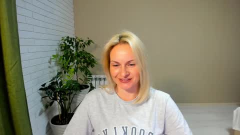 Alicee online show from 01-26-25, 06:37