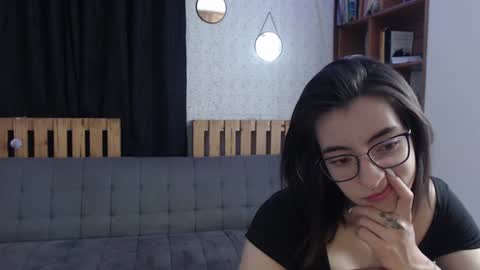alicee_logan_ online show from 02-06-25, 04:53