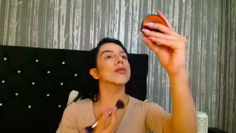 alicee_moonn online show from 04-17-26, 07:06