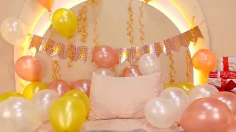 Snapshot of alicee_rodriguez chatting on 02-15-25, 12:15 alice online show from 02-15-25, 12:15