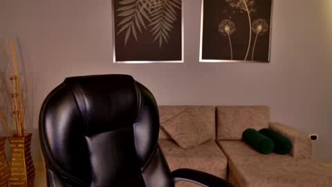 Alice online show from 01-21-25, 03:26