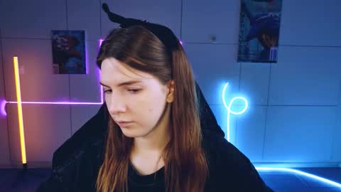 Alice online show from 09-23-25, 05:21