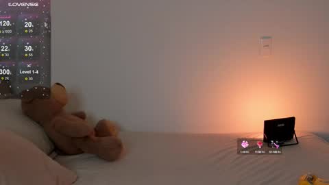 vanessa online show from 09-23-25, 01:19