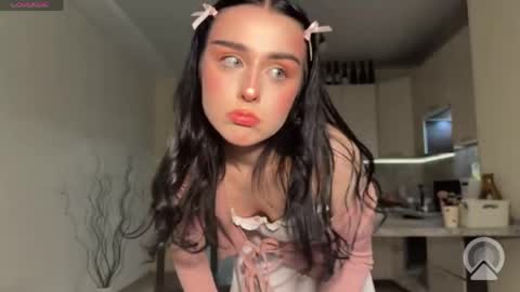 Snapshot of alicelaney chatting on 04-03-26, 08:07 alicelaney online show from 04-03-26, 08:07