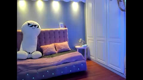 Alice online show from 03-06-26, 01:18