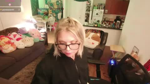 Alice Liddell online show from 09-20-25, 04:35