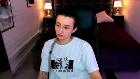 Alice online show from 10-02-25, 01:07