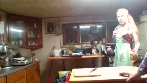 Snapshot of alicenjimmy chatting on 10-25-25, 11:10 alicenjimmy online show from 10-25-25, 11:10