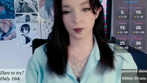 aliceriddle1 online show from 04-25-26, 11:02