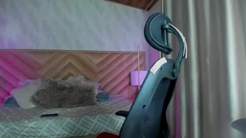 Snapshot of alices_kingsley chatting on 05-15-26, 06:26 Alice online show from 05-15-26, 06:26