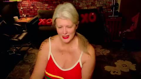 Snapshot of alicescuriosity chatting on 02-05-26, 06:07 Alices Curiosity online show from 02-05-26, 06:07