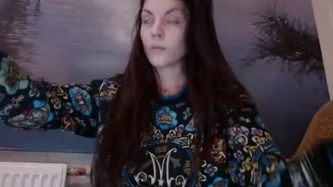 Snapshot of alicetailorrr chatting on 02-17-25, 01:04 AliceTailorrr online show from 02-17-25, 01:04