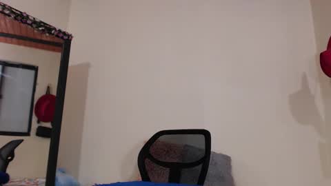 Snapshot of aliceusher_1 chatting on 02-09-25, 11:15 J Ruiz online show from 02-09-25, 11:15