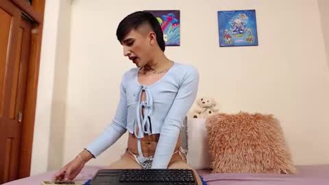 Snapshot of aliceusher_1 chatting on 10-25-25, 10:48 J Ruiz online show from 10-25-25, 10:48