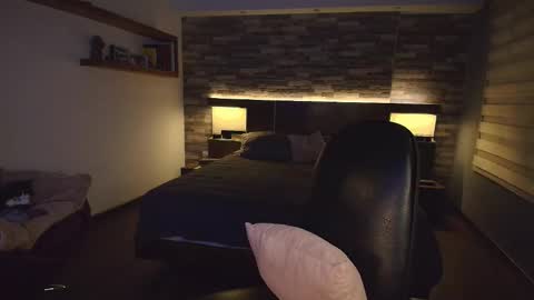 Snapshot of alicewillow chatting on 10-30-25, 11:05 Alice online show from 10-30-25, 11:05