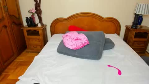 Snapshot of alicewonder20 chatting on 11-12-25, 06:58 Alice online show from 11-12-25, 06:58