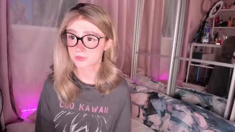 from wonderland online show from 03-09-26, 03:38