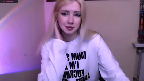 Snapshot of alicexooo_ chatting on 02-22-26, 08:57 Alice online show from 02-22-26, 08:57