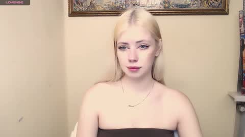 Snapshot of alicexooo_ chatting on 03-18-26, 12:41 Alice online show from 03-18-26, 12:41