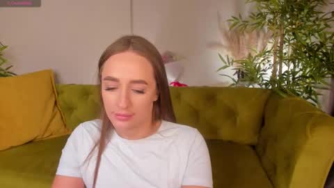 Mia online show from 11-12-25, 02:12