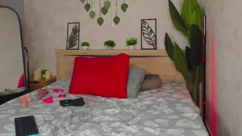 Alicia 2 GMT 3am-9am TueThuFriSun 9am-15pm Sat online show from 06-22-26, 03:25