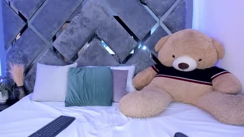 Alice  online show from 12-12-24, 02:44