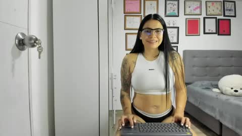 alicia_rainbow online show from 08-09-26, 03:55