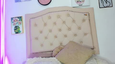       online show from 02-07-25, 01:36