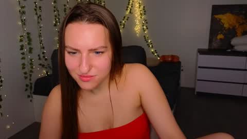 Snapshot of alicia_x_art chatting on 12-21-24, 11:45 Alicia Lici  online show from 12-21-24, 11:45