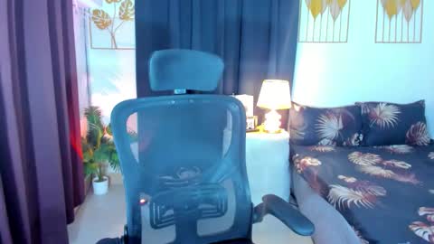 aliciacum online show from 10-30-25, 02:02