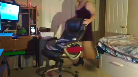 Snapshot of aliciadehart181 chatting on 10-12-25, 01:37 Alicia deHart Help me reach 1000 Followers. Its FREE online show from 10-12-25, 01:37