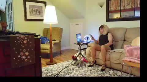 Alicia deHart  Help me reach 1000 Followers. Its FREE online show from 07-05-26, 07:10